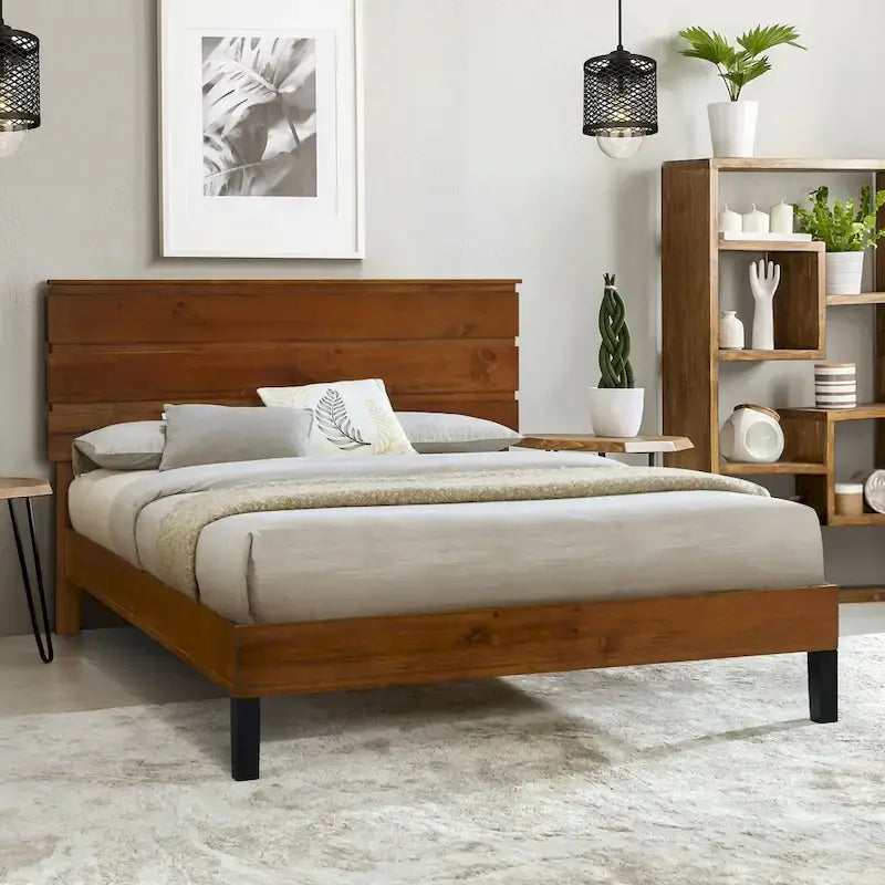 Braunes Kingsize-Bett aus Massivholz im Mid-Century Modern Stil