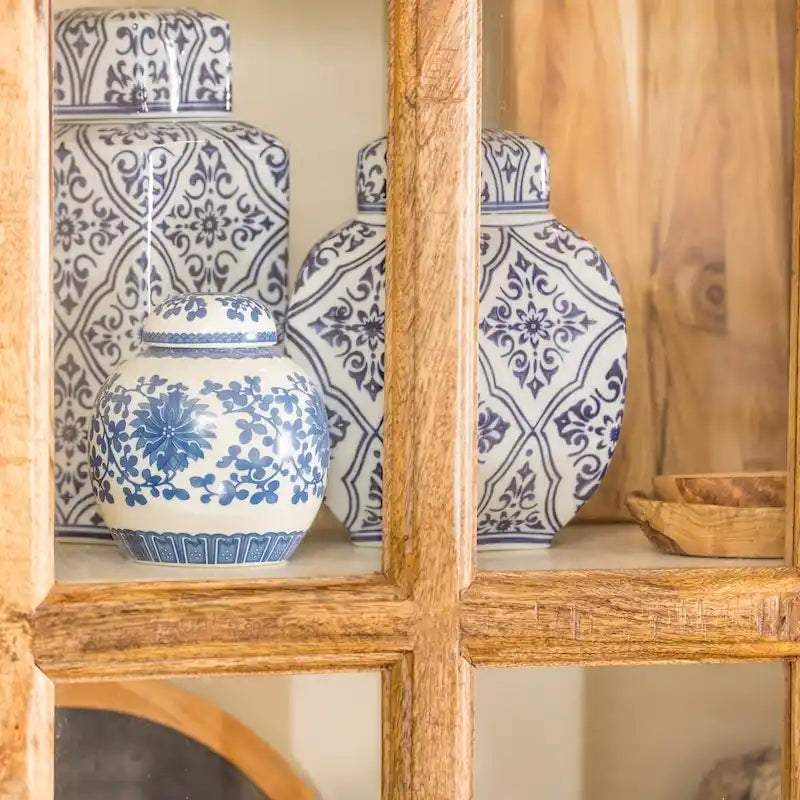 Vitrine aus massivem Mangoholz mit Scheiben aus gehärtetem Glas