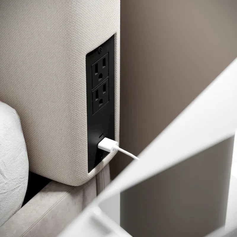 Gepolstertes Kopfteil mit 2 Steckdosen, 1 USB- und 1 USB-C-Anschluss