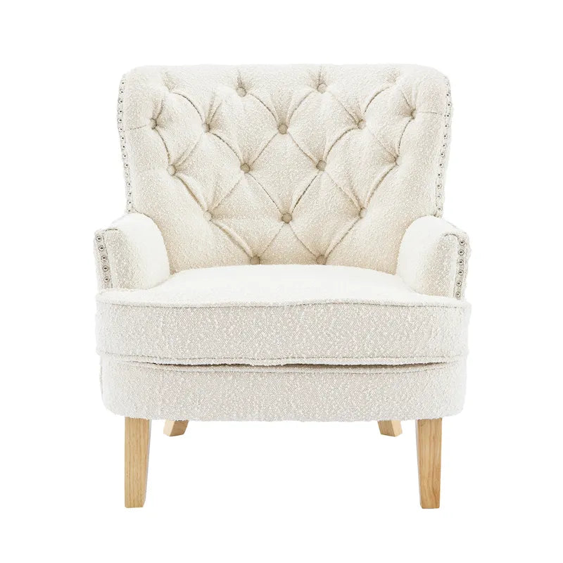 Clubsessel Almond Boucle mit Nagelbesatz