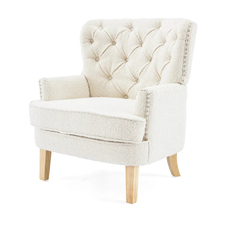 Clubsessel Almond Boucle mit Nagelbesatz