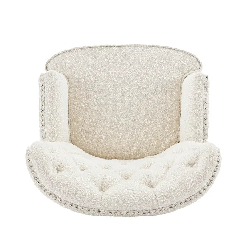 Clubsessel Almond Boucle mit Nagelbesatz